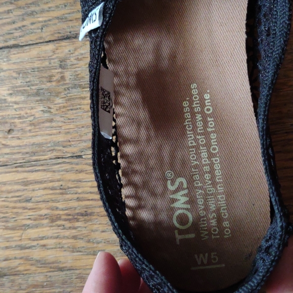 COPY - Girls Toms - Picture 3 of 7